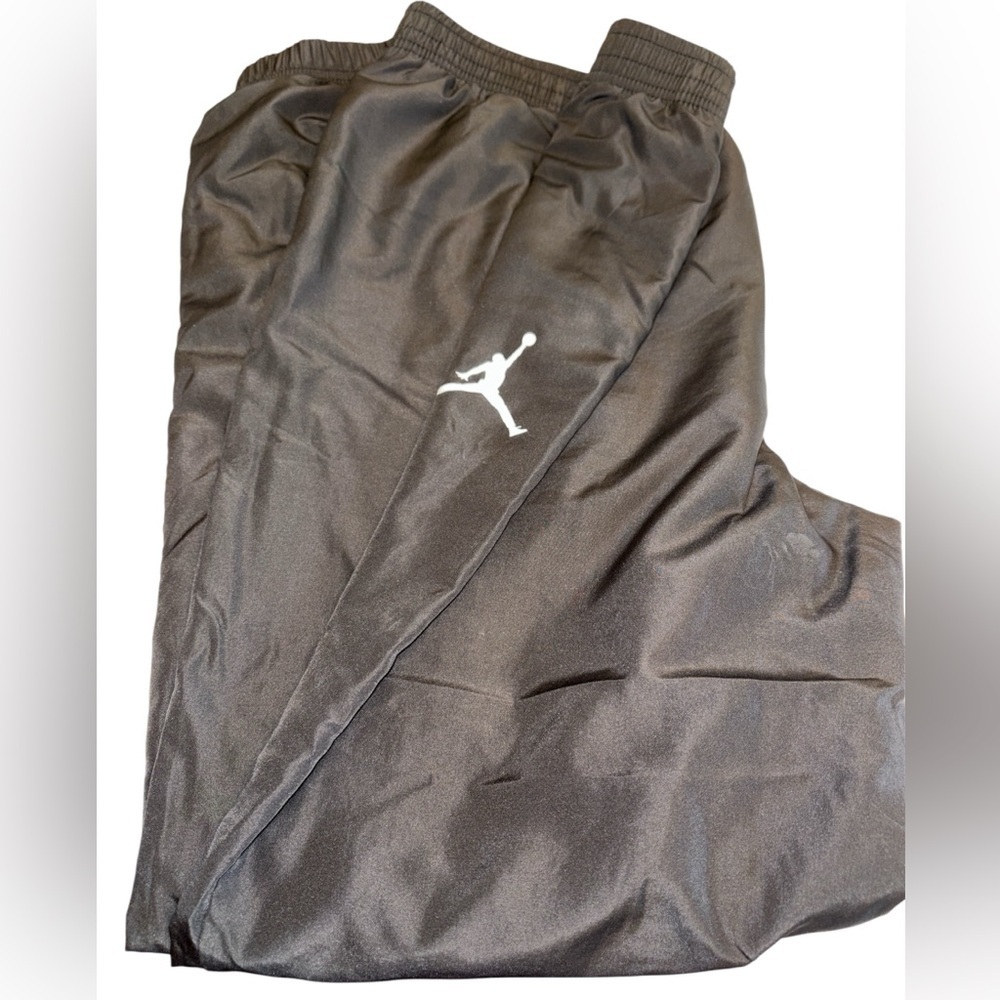 Jordan nylon pants pull on elastic @ankles & waist side pockets mesh lining Sz L